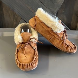 Molly Mid, Women’s 8 Moccasin Style Slippers by Blitz